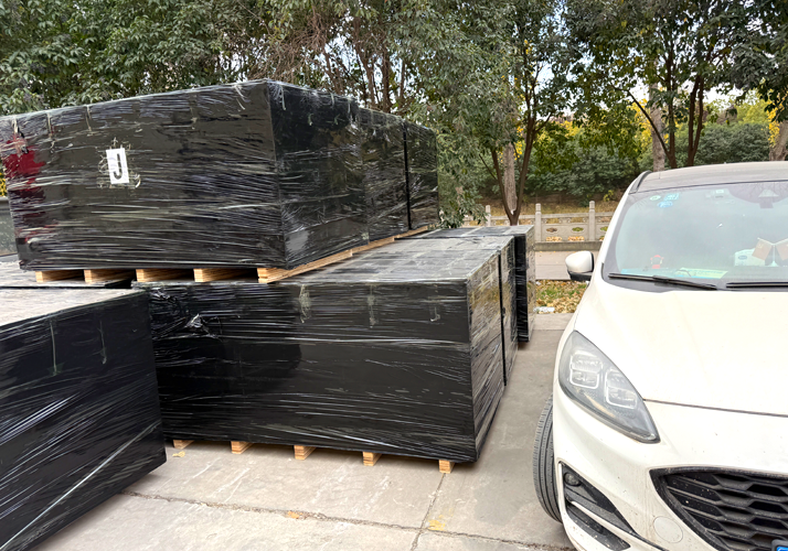 Premi&egrave;re victoire du Nouvel An ! Une nouvelle commande d'un client &eacute;quatorien a &eacute;t&eacute; exp&eacute;di&eacute;e avec succ&egrave;s, am&eacute;liorant ainsi la r&eacute;putation mondiale des marques chinoises de camions lourds