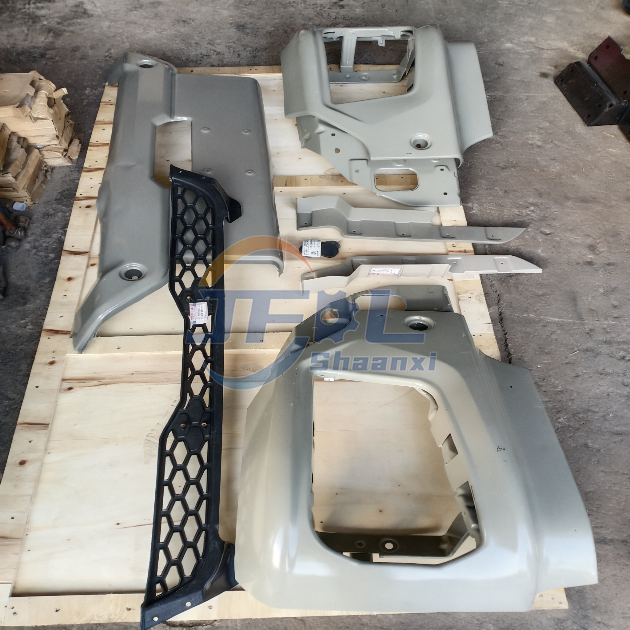 Sottogruppo paraurti Shacman / Modello 2019 / Raffreddato largo / Rete leggera DZ97259624150 DZ97259624040 DZ97259624030 DZ97259624050 DZ97259624004 DZ97259624010 DZ97259624008 DZ97259624007
