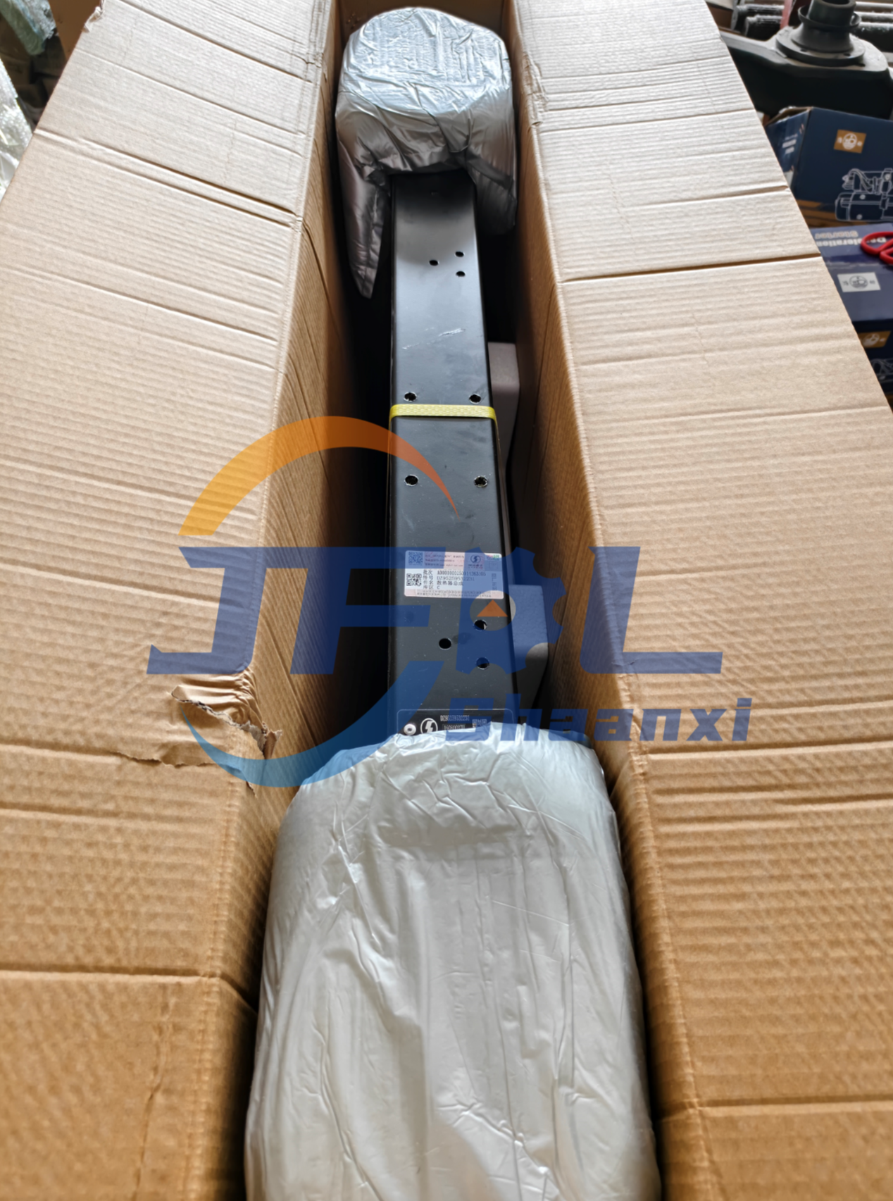 أجزاء أنظمة محرك الشاحنة DZ95259532231 المبرد عالي الجودة لأجزاء Shacman X3000 وF3000