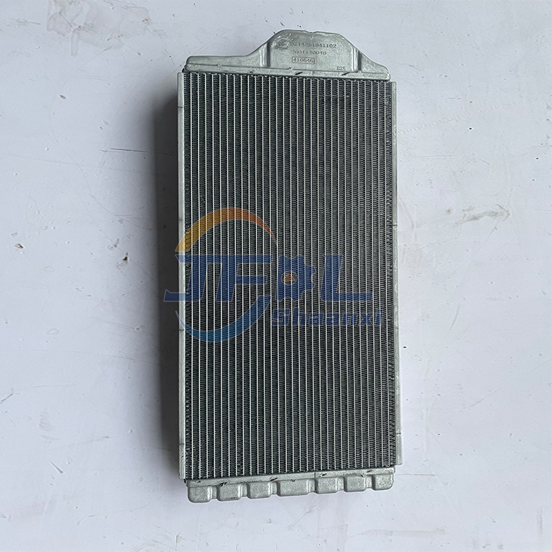 DZ 14251841102 مشعاع سخان المقصورة الأساسي لشاحنة شكمان